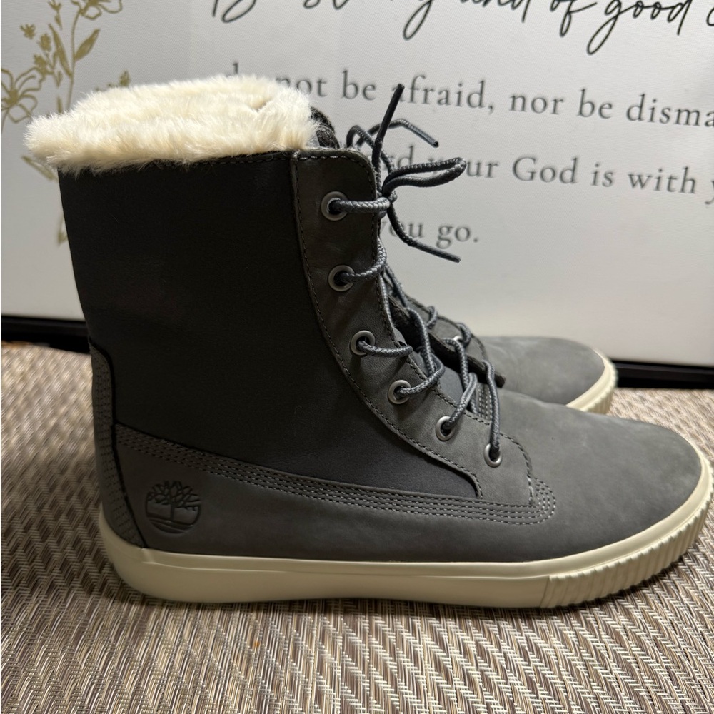 Timberland Gray Lace Up Boots with Cream Sole Women SZ 9.5 - Picture 2 of 7